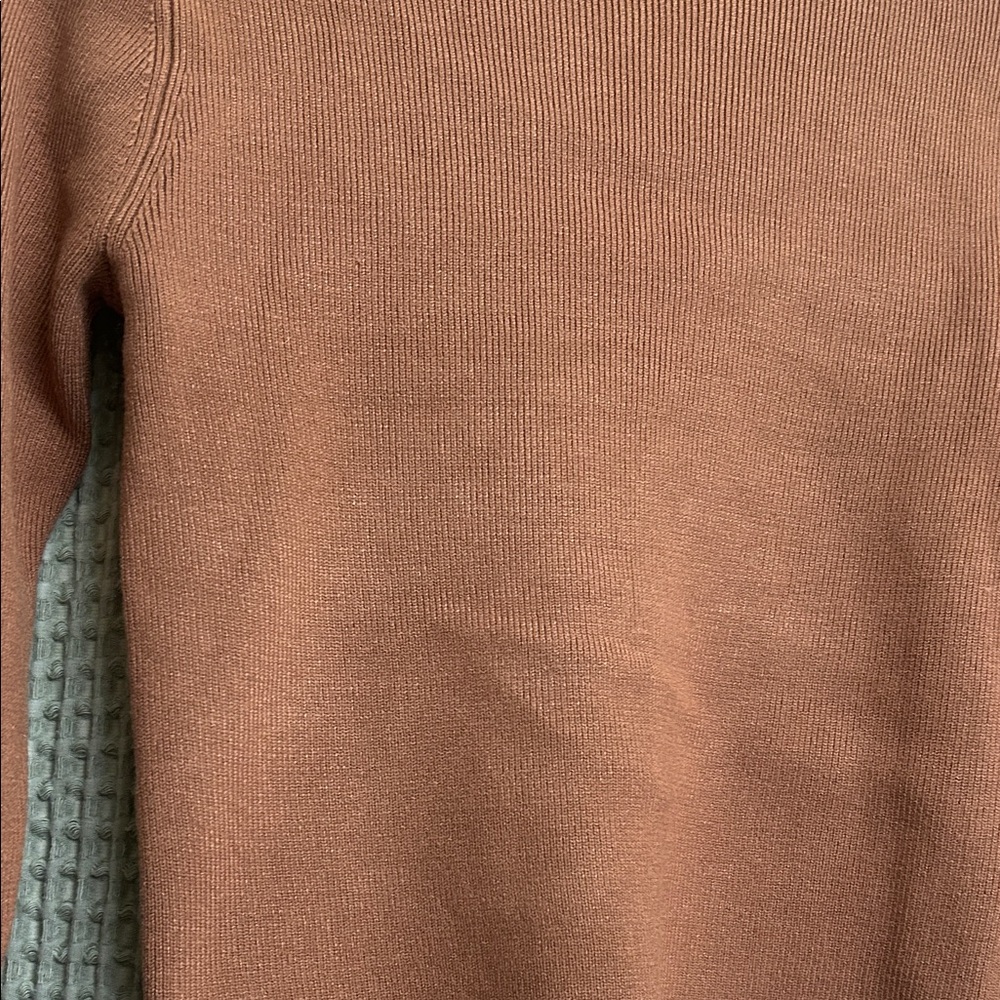 Truth by Republic cropped turtleneck sweater - Picture 4 of 6